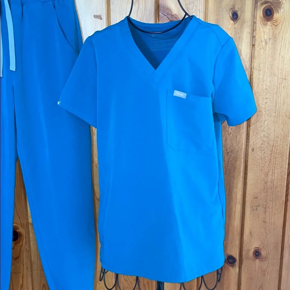 Blue Scrub Set with Jogger Pants blue fig scrubs size small/XS Zamora/caterina - Picture 5 of 16